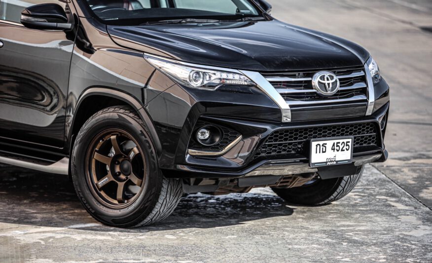 OYOTA FORTUNER 2.8TRD 4WD PF-รถบ้านมือสอง