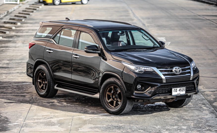 TOYOTA FORTUNER 2.8TRD 4WD PF-รถบ้านมือสอง