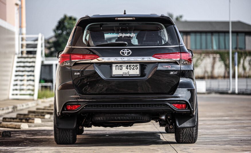 TOYOTA FORTUNER 2.8TRD 4WD PF-รถบ้านมือสอง