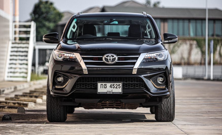 TOYOTA FORTUNER 2.8TRD 4WD PF-รถบ้านมือสอง