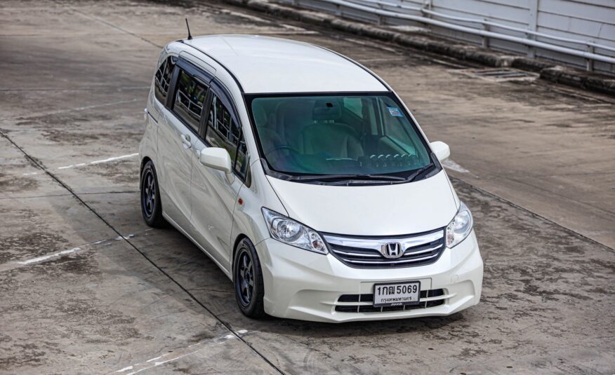 Honda Freed SE PF-รถบ้านมือสอง