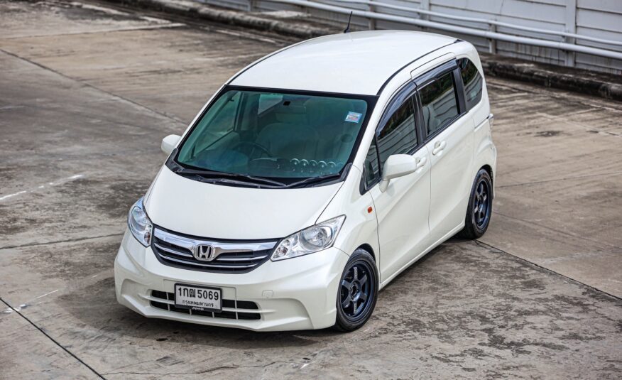 Honda Freed SE PF-รถบ้านมือสอง