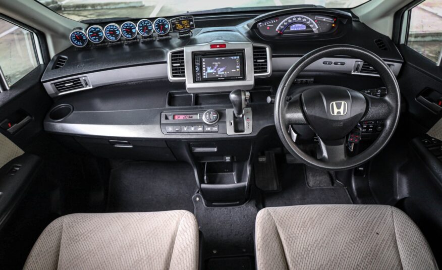 Honda Freed SE PF-รถบ้านมือสอง