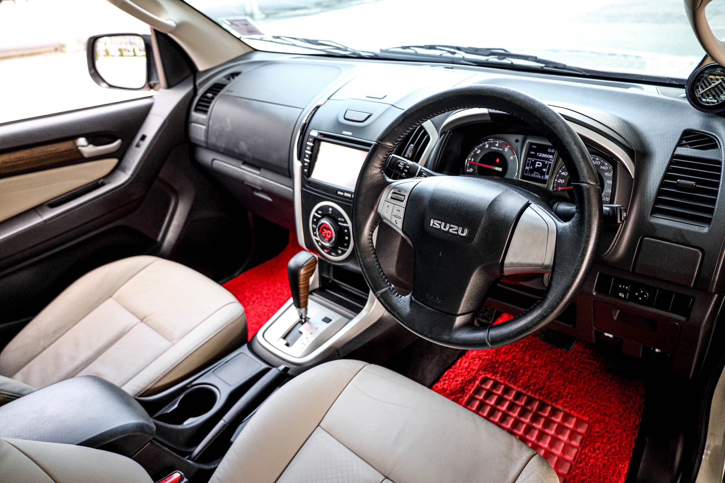 ISUZU MU-X 3.0 PF-รถบ้านมือสอง