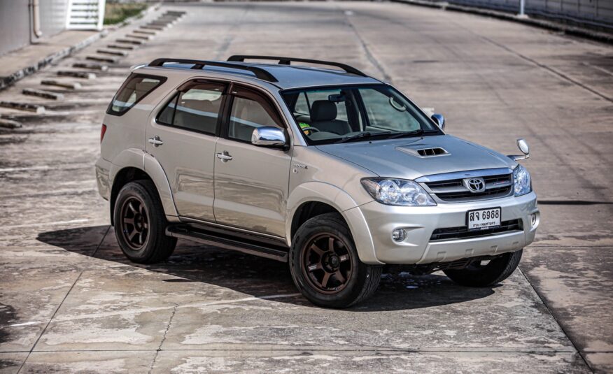 Toyota Fortuner 3.0 V AT 4wd PF-รถบ้านมือสอง