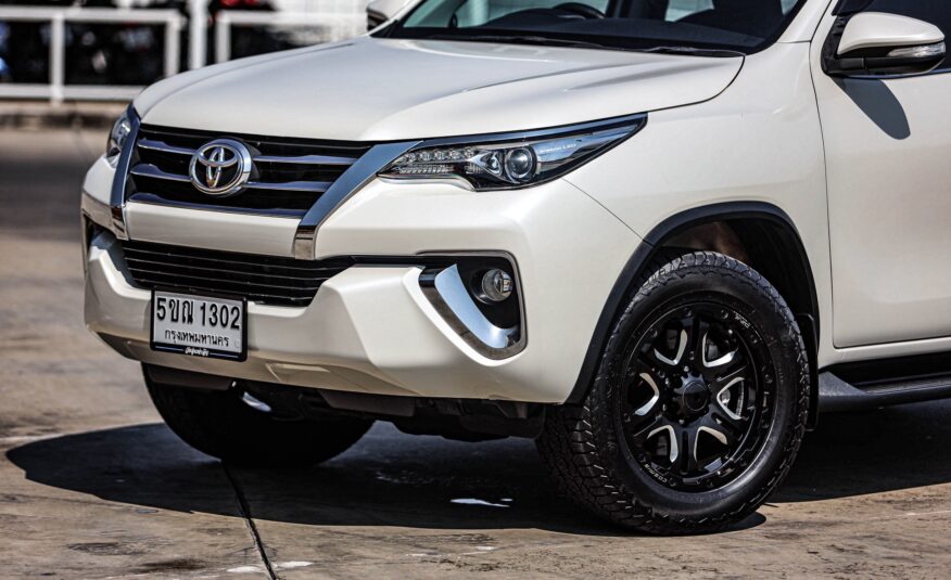 Fortuner 2.4 V PF-รถบ้านมือสอง