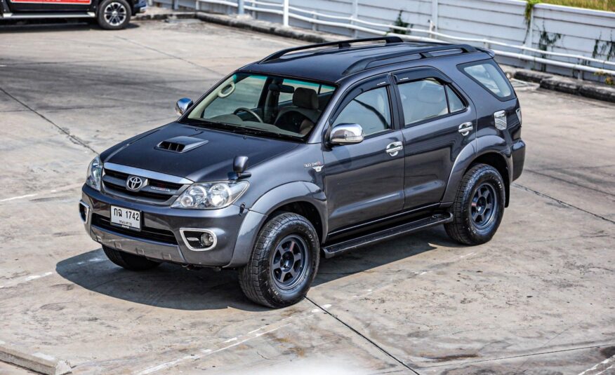 Toyota Fortuner 3.0 V AT 4wd PF-รถบ้านมือสอง