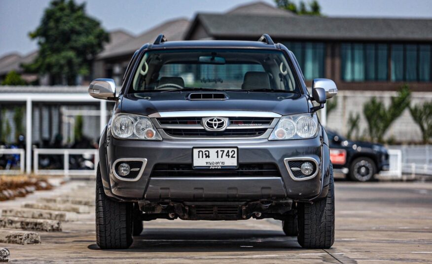 Toyota Fortuner 3.0 V AT 4wd PF-รถบ้านมือสอง