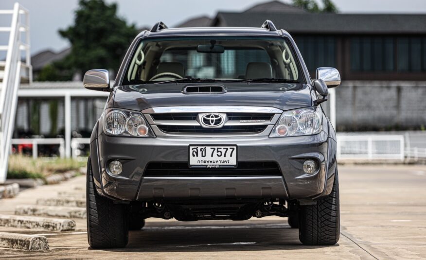 Toyota Fortuner 3.0 V AT 4wd PF-รถบ้านมือสอง