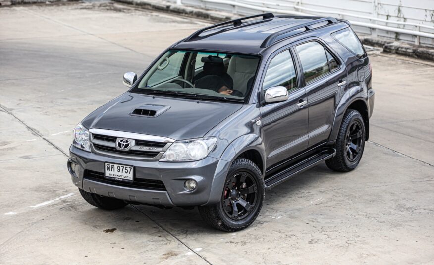 Toyota Fortuner 3.0 V AT 4wd PF-รถบ้านมือสอง