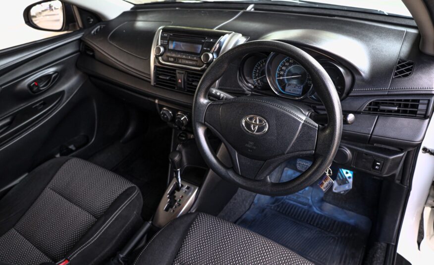 Toyota Vios J PF-รถบ้านมือสอง