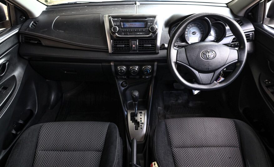 Toyota Vios J PF-รถบ้านมือสอง