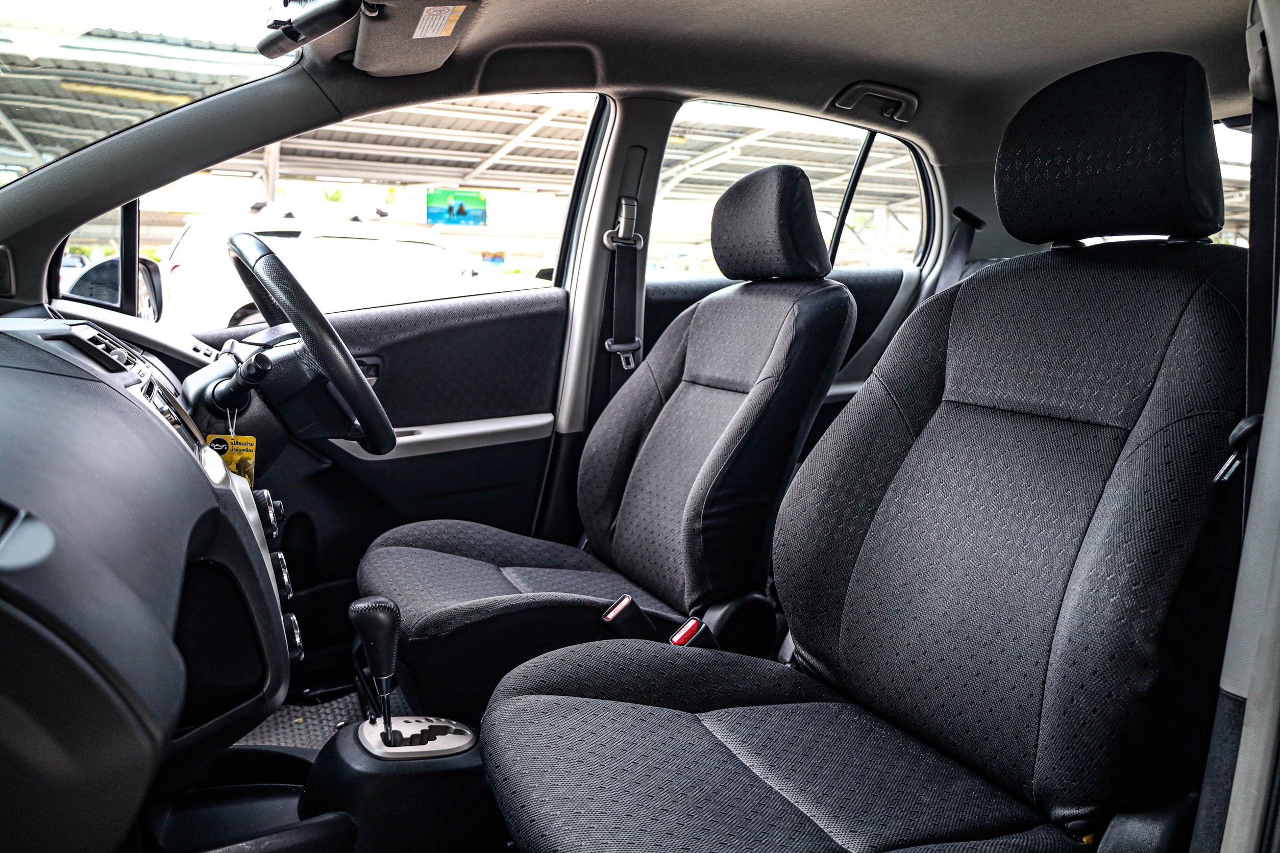 Toyota Yaris 1.5 PF-รถบ้านมือสอง