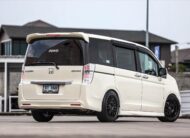 Honda Stepwagon Spada 2.0 PF-รถบ้านมือสอง