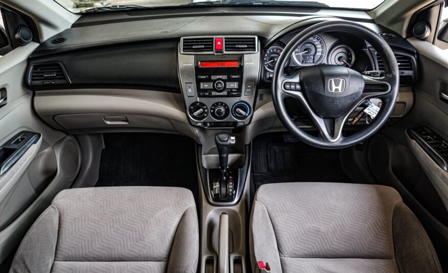 Honda City V AT PF-รถบ้านมือสอง