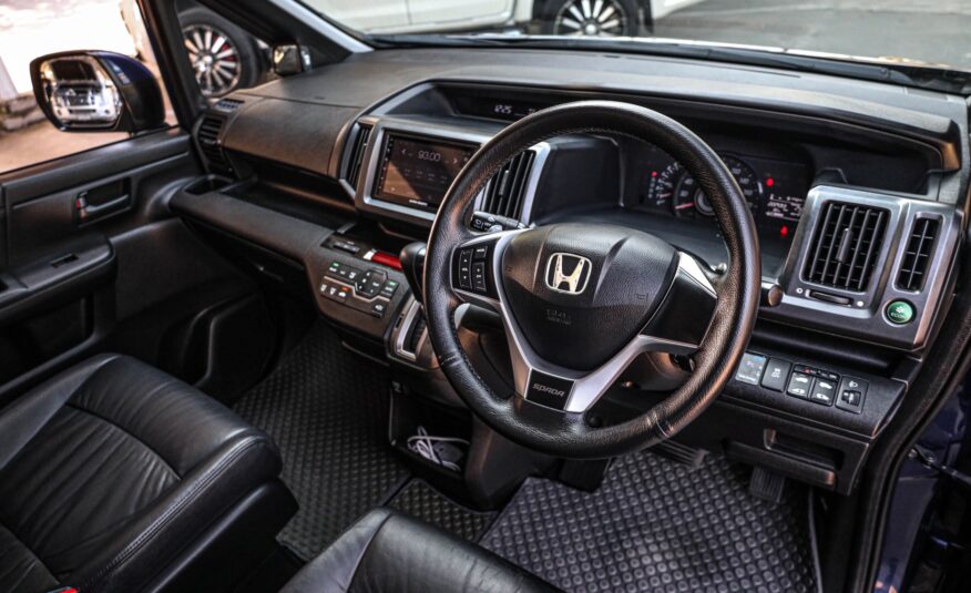 Honda Stepwagon Spada 2.0 PF-รถบ้านมือสอง