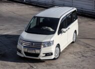 Honda Stepwagon Spada 2.0 PF-รถบ้านมือสอง