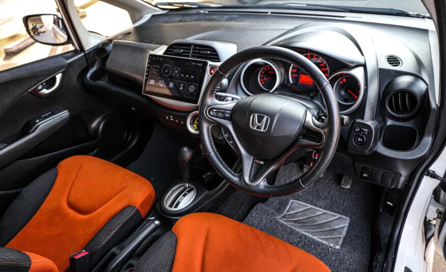 Honda Jazz GE S PF-รถบ้านมือสอง