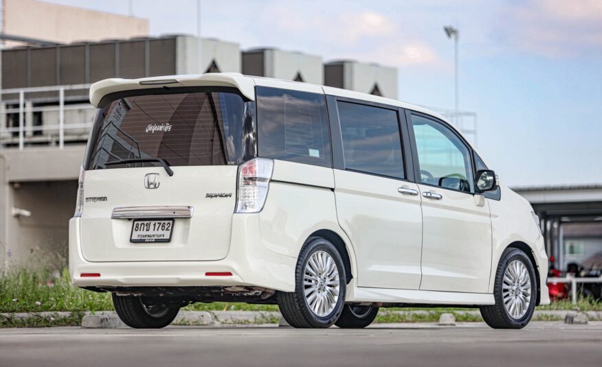 Honda Stepwagon Spada 2.0 PF-รถบ้านมือสอง