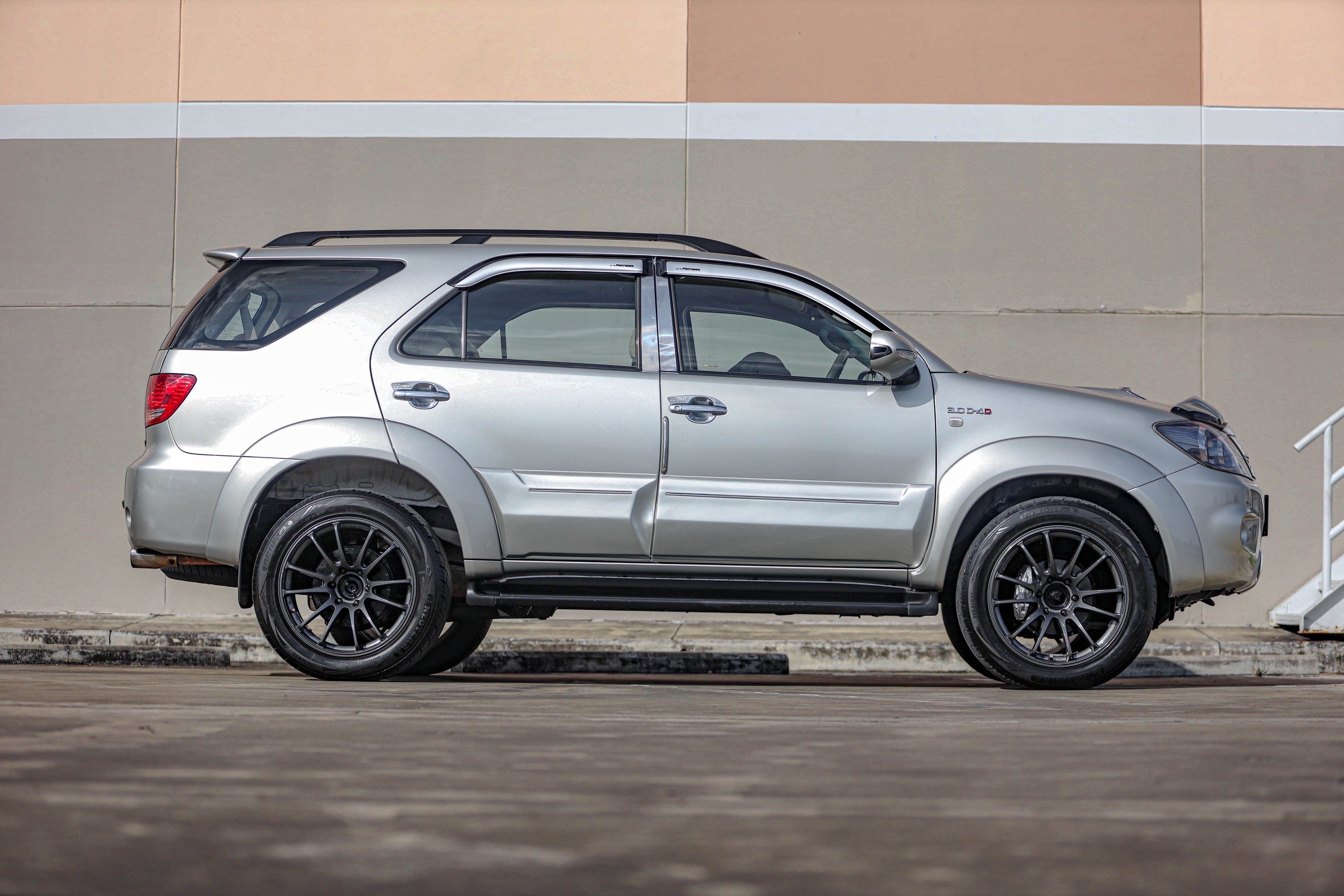 Toyota Fortuner 3.0 G MT 4wd PF-รถบ้านมือสอง