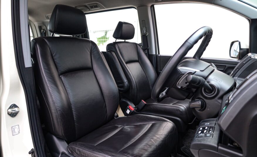 Honda Stepwagon Spada 2.0 PF-รถบ้านมือสอง