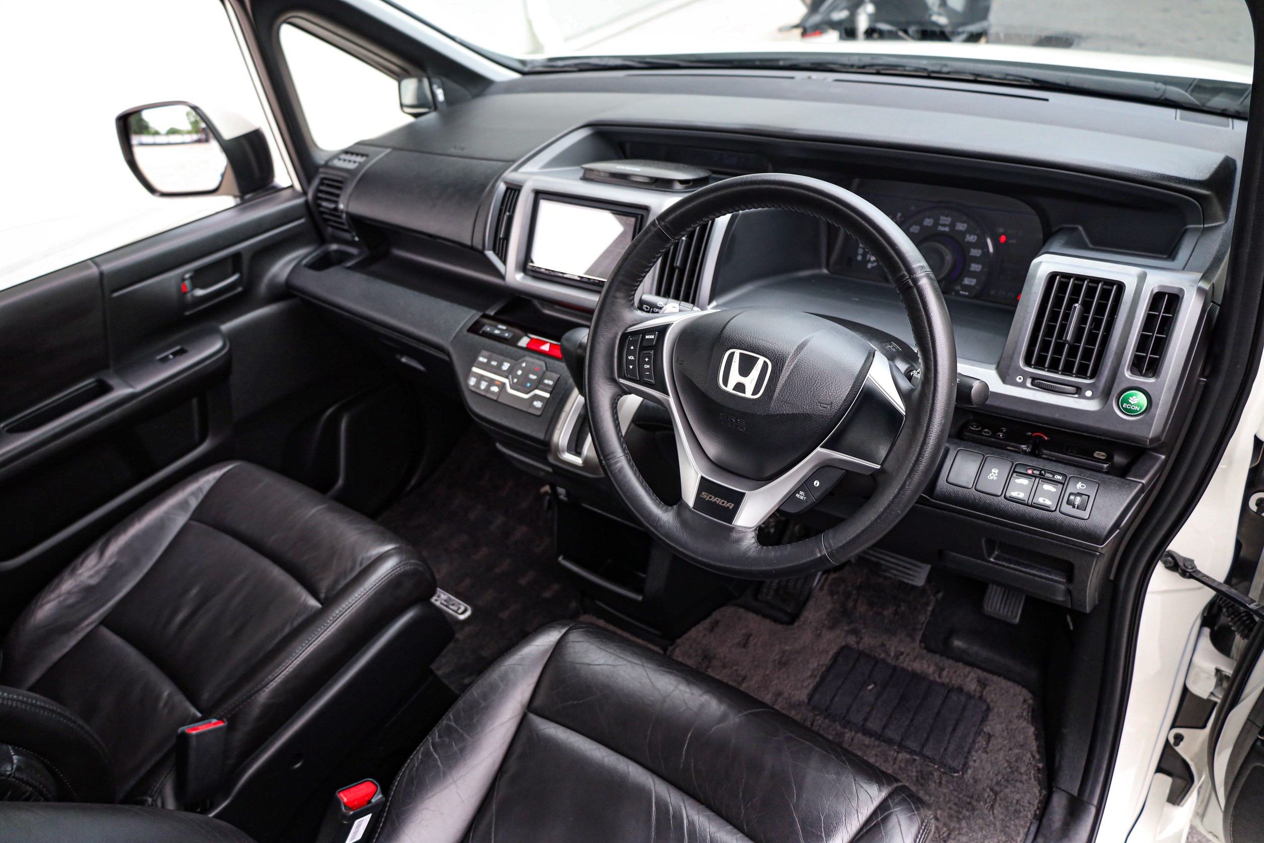 Honda Stepwagon Spada 2.0 PF-รถบ้านมือสอง