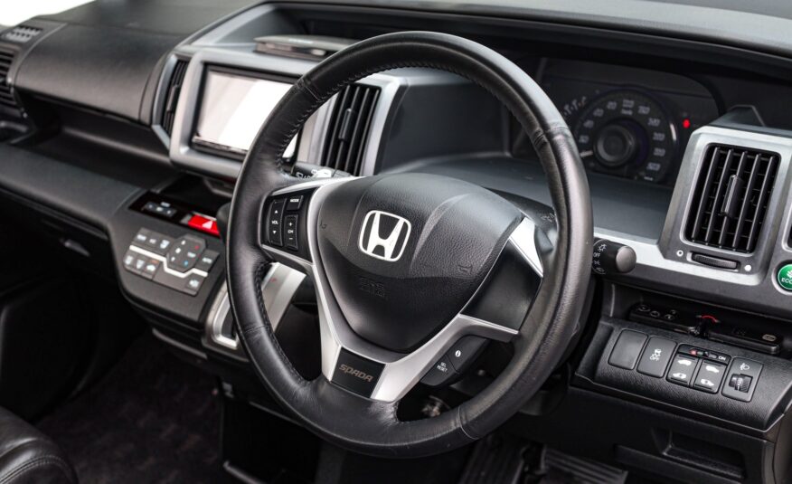 Honda Stepwagon Spada 2.0 PF-รถบ้านมือสอง