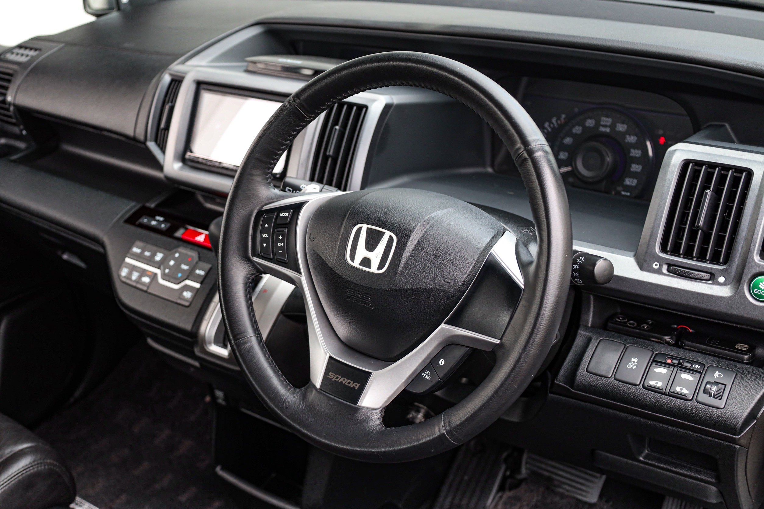 Honda Stepwagon Spada 2.0 PF-รถบ้านมือสอง