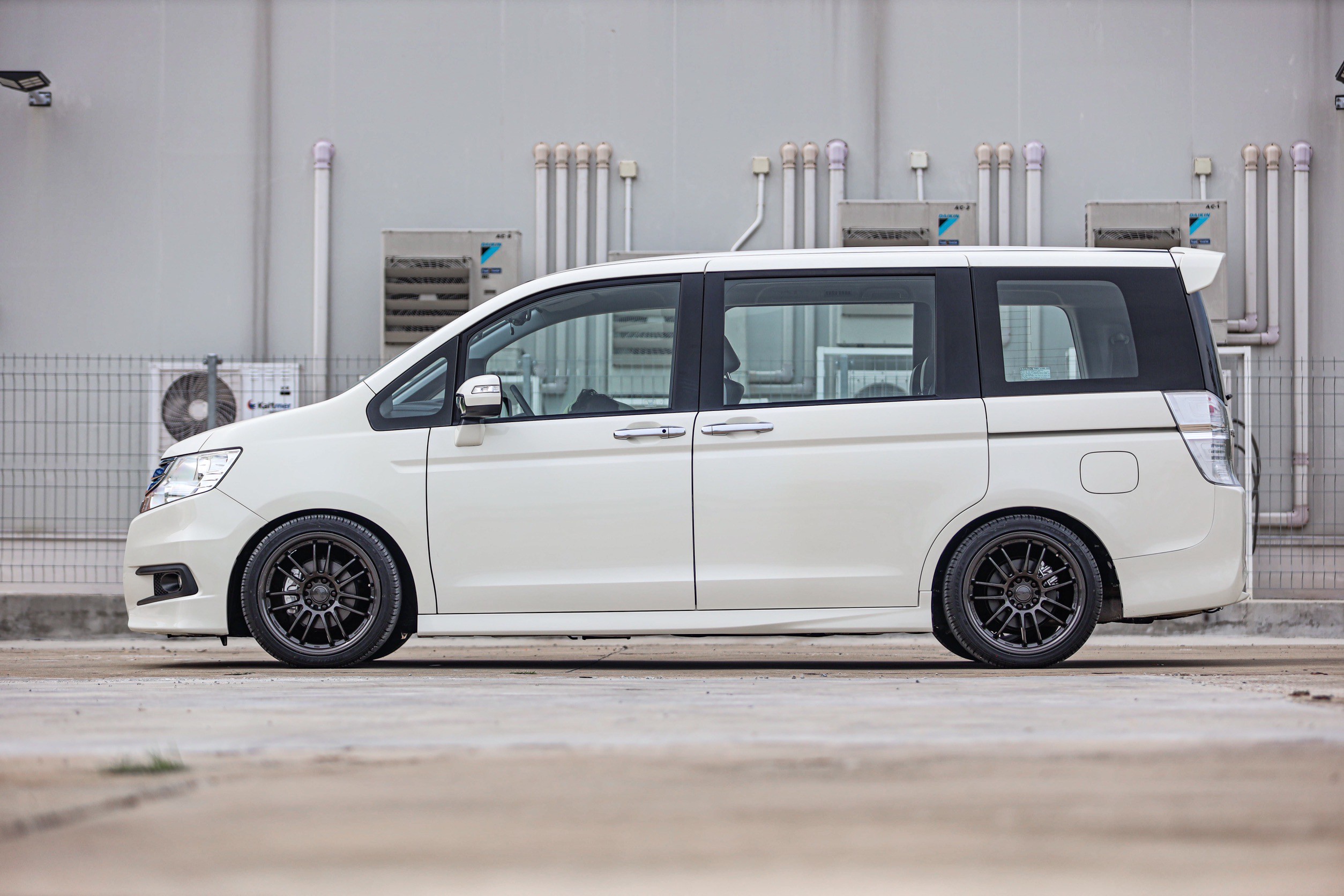 Honda Stepwagon Spada 2.0 PF-รถบ้านมือสอง