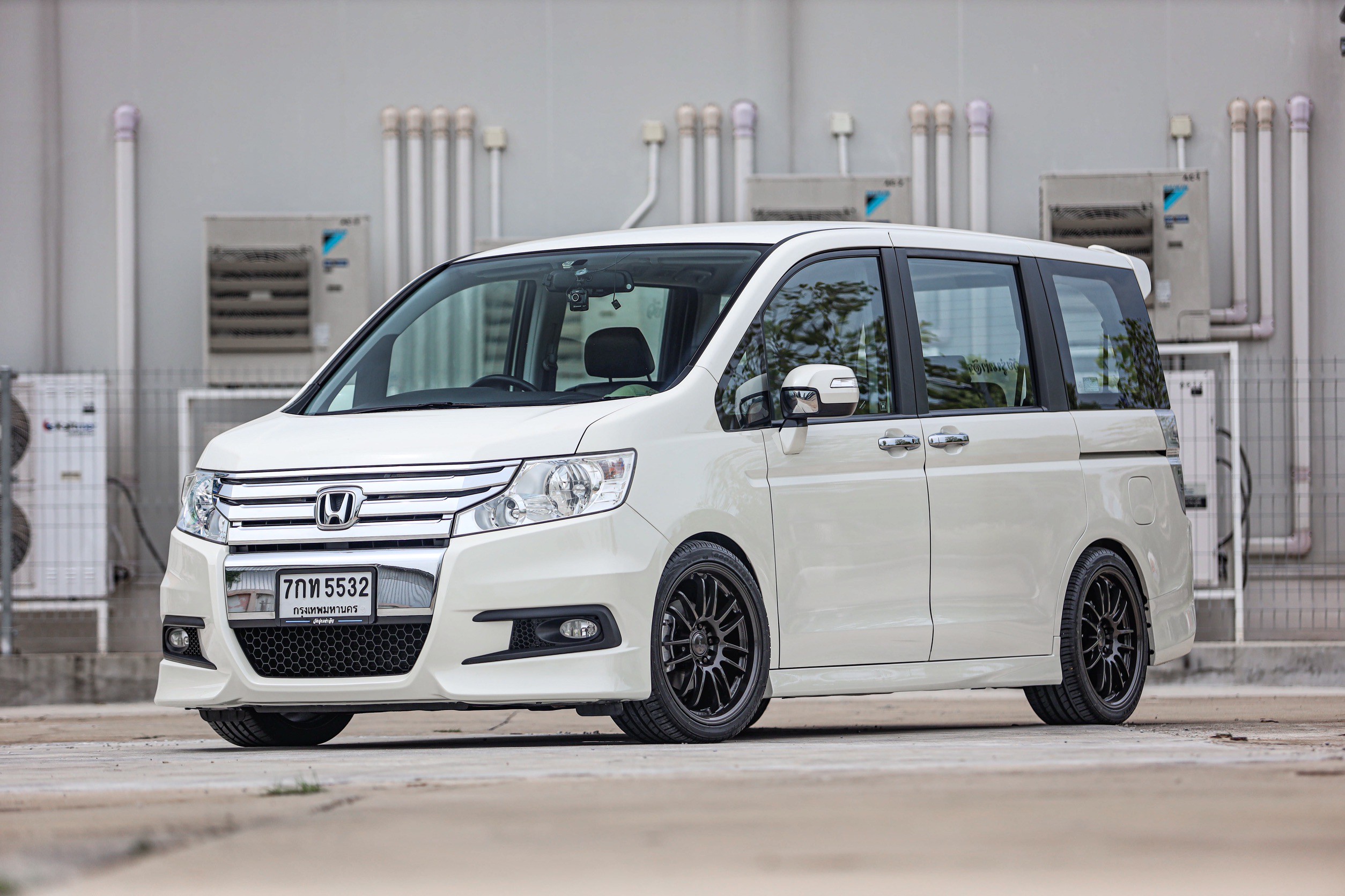 Honda Stepwagon Spada 2.0 PF-รถบ้านมือสอง