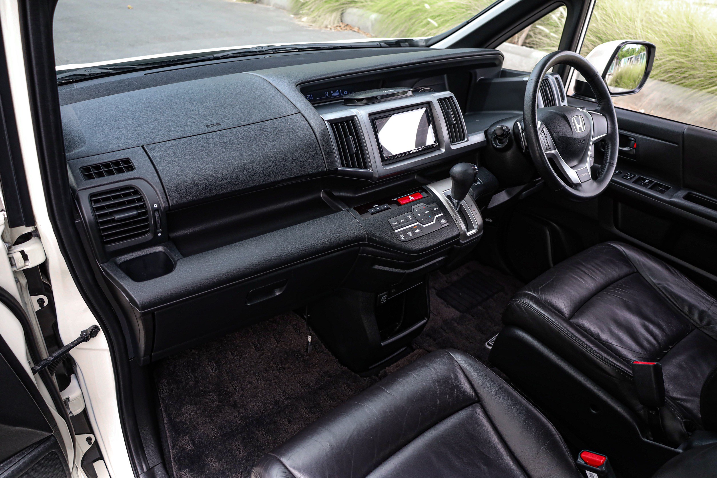 Honda Stepwagon Spada 2.0 PF-รถบ้านมือสอง