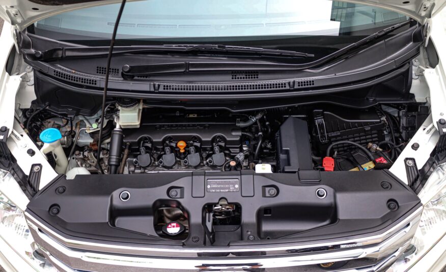 Honda Stepwagon Spada 2.0 PF-รถบ้านมือสอง