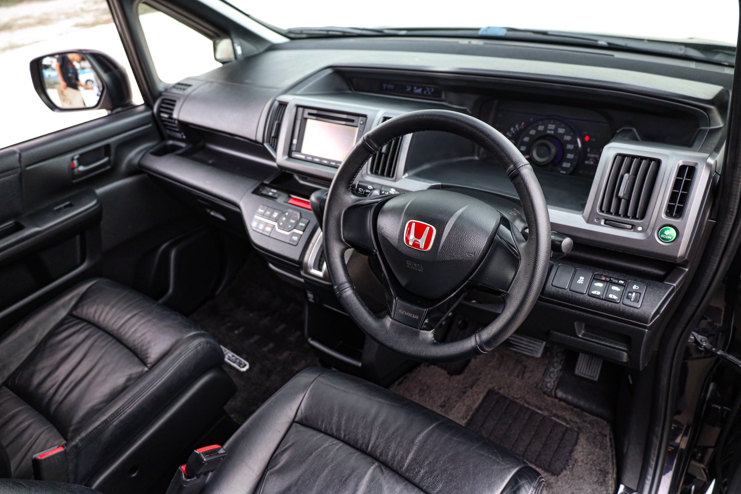 Honda Stepwagon Spada 2.0 PF-รถบ้านมือสอง