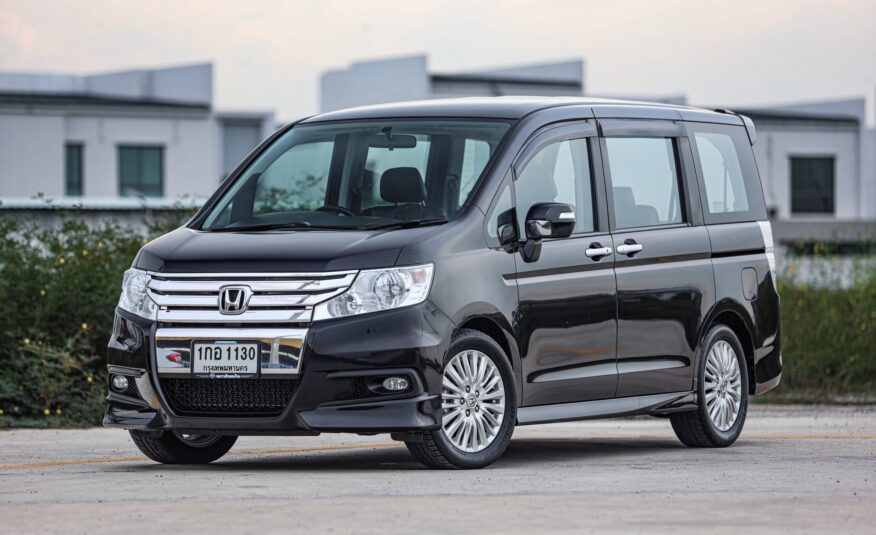 Honda Stepwagon Spada 2.0 PF-รถบ้านมือสอง