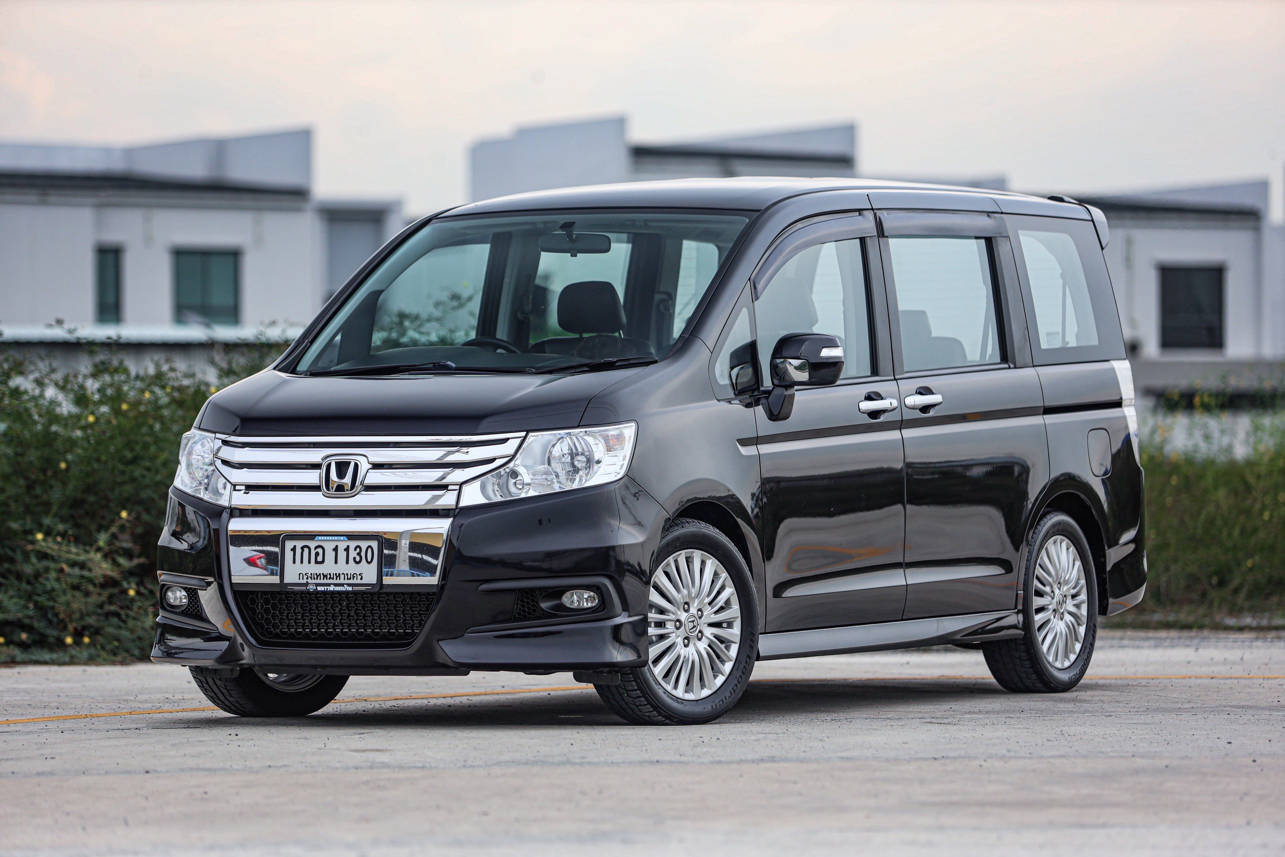 Honda Stepwagon Spada 2.0 PF-รถบ้านมือสอง