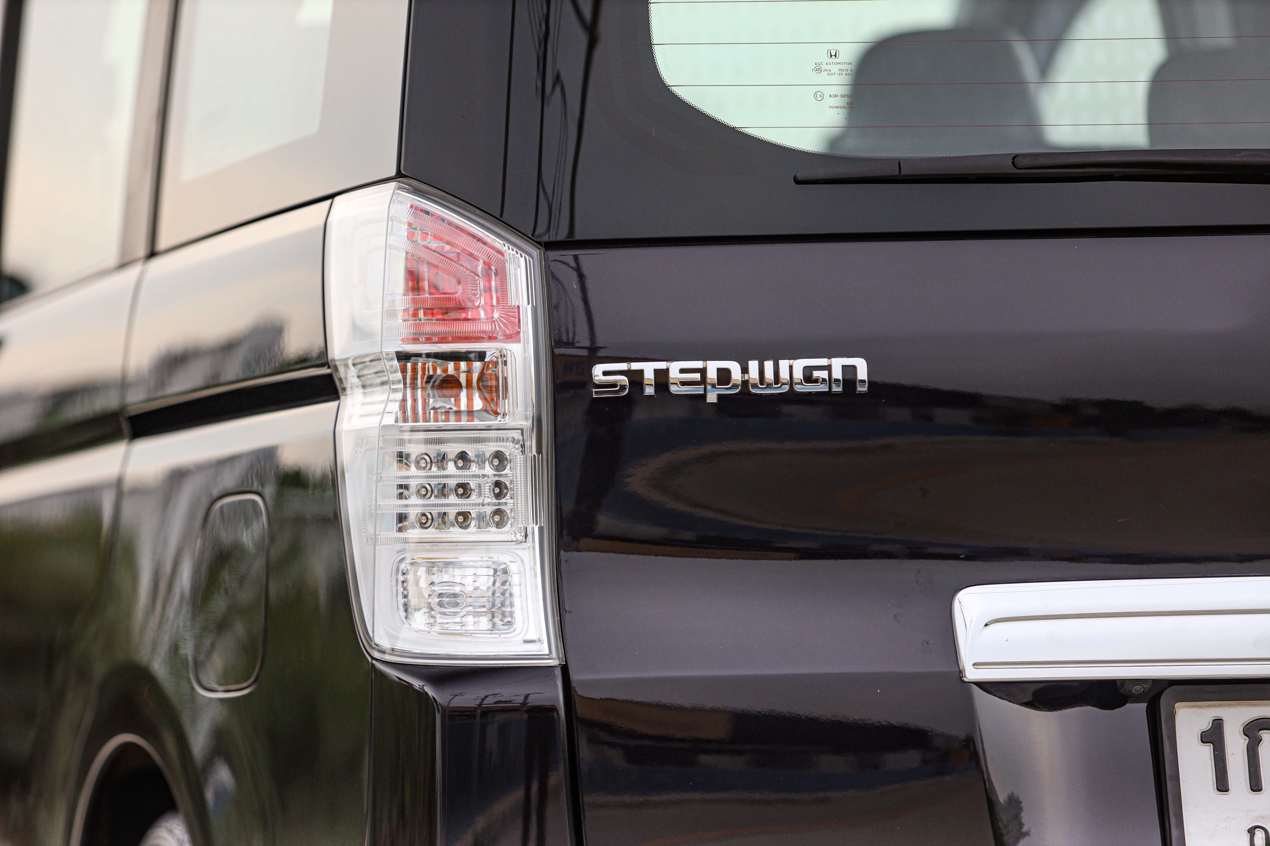 Honda Stepwagon Spada 2.0 PF-รถบ้านมือสอง