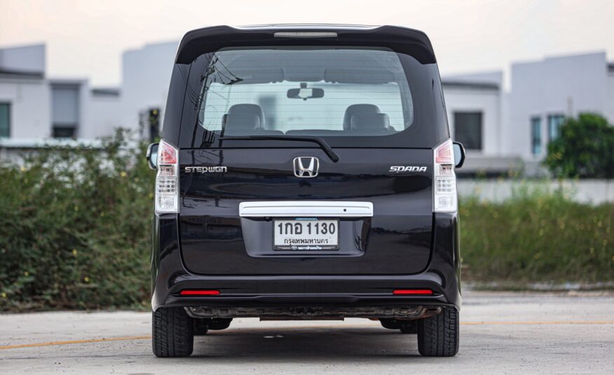 Honda Stepwagon Spada 2.0 PF-รถบ้านมือสอง