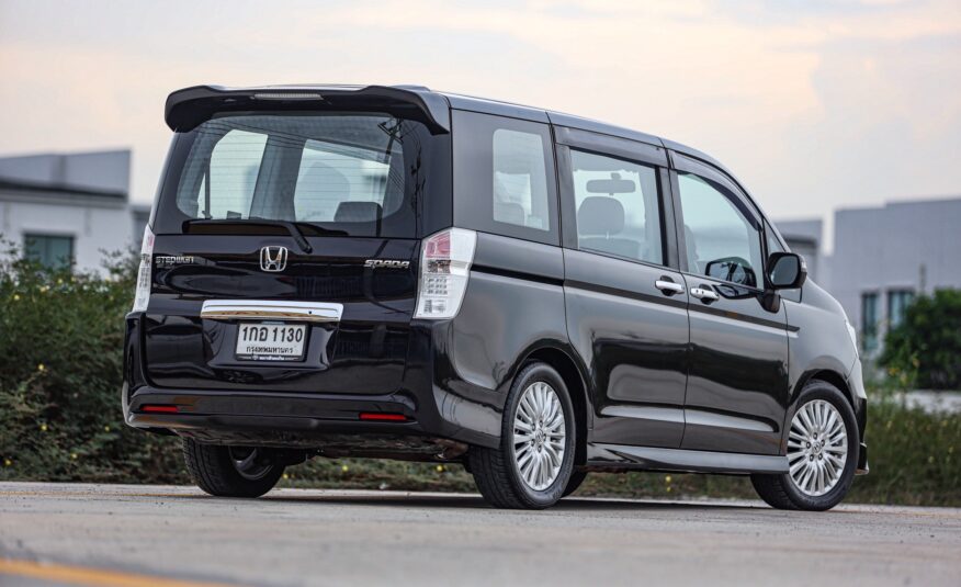 Honda Stepwagon Spada 2.0 PF-รถบ้านมือสอง