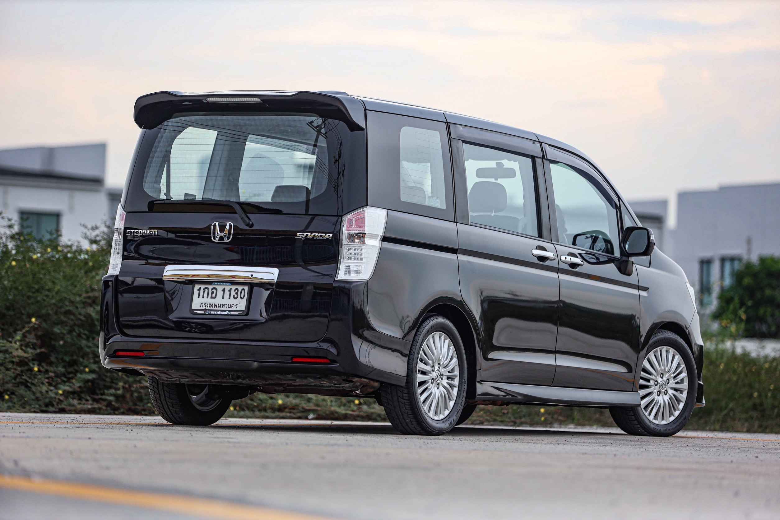 Honda Stepwagon Spada 2.0 PF-รถบ้านมือสอง