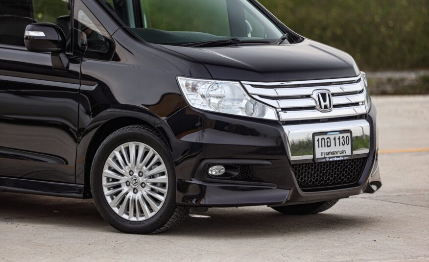 Honda Stepwagon Spada 2.0 PF-รถบ้านมือสอง