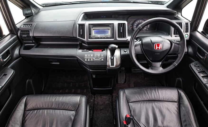 Honda Stepwagon Spada 2.0 PF-รถบ้านมือสอง