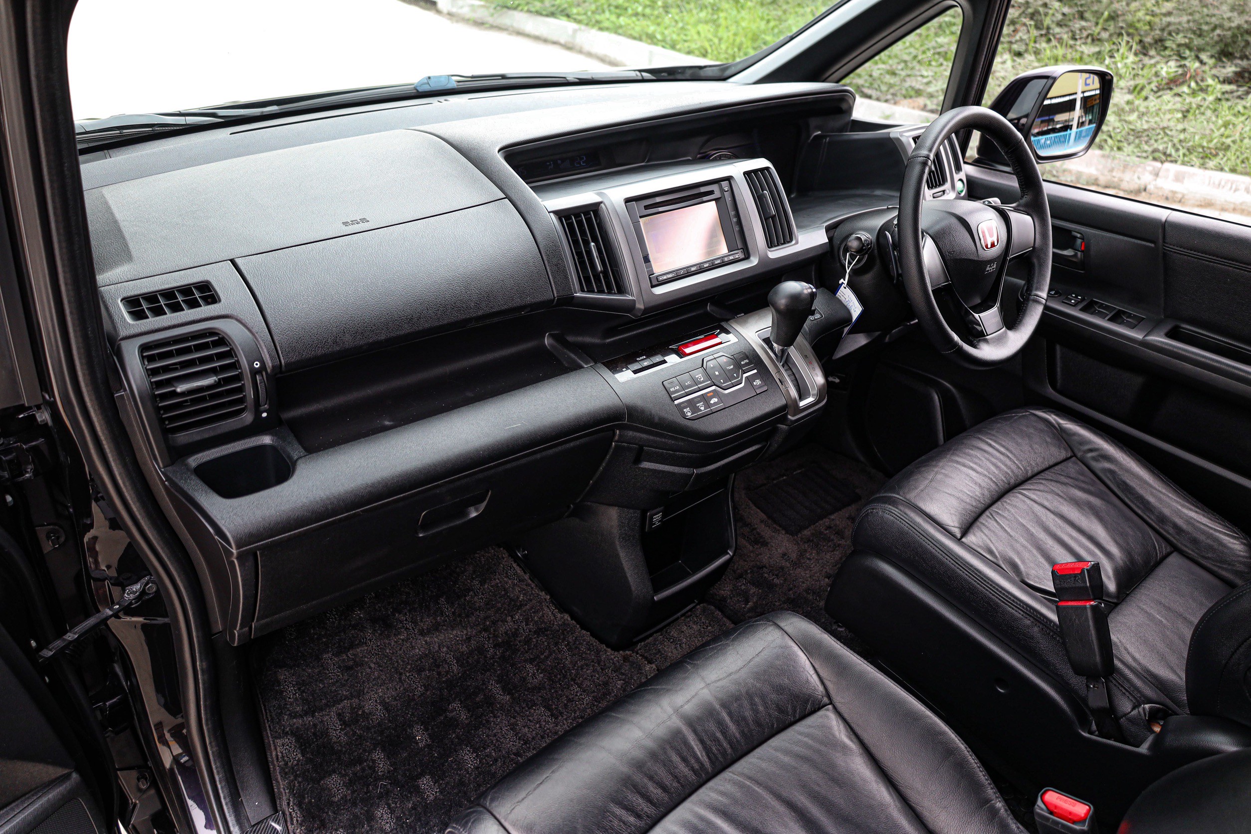 Honda Stepwagon Spada 2.0 PF-รถบ้านมือสอง
