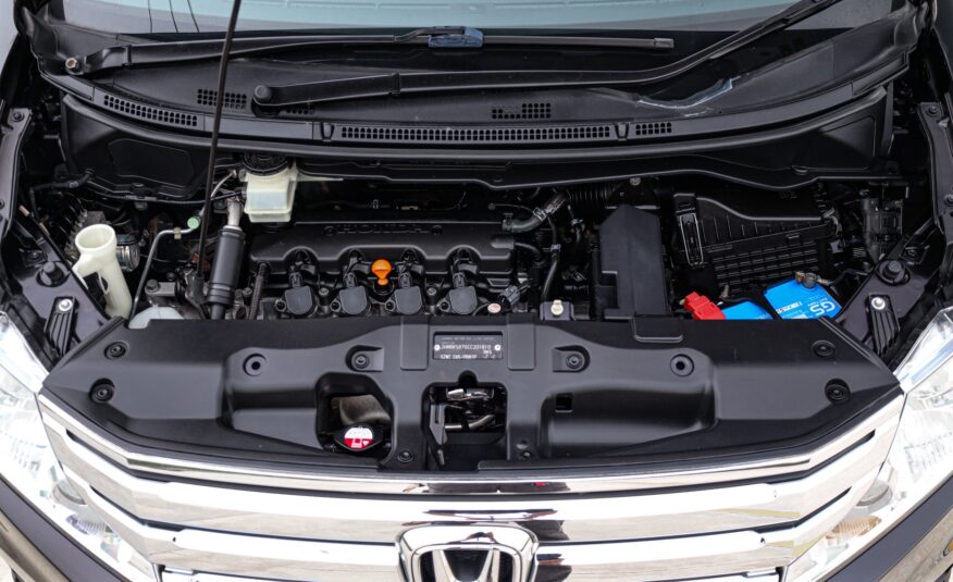 Honda Stepwagon Spada 2.0 PF-รถบ้านมือสอง