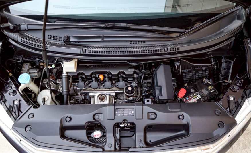Honda Stepwagon Spada 2.0 PF-รถบ้านมือสอง