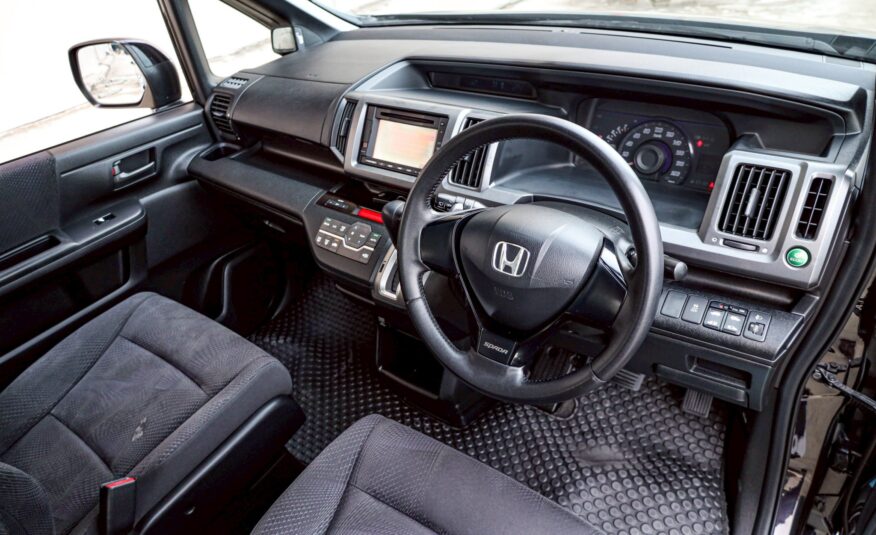 Honda Stepwagon Spada 2.0 PF-รถบ้านมือสอง