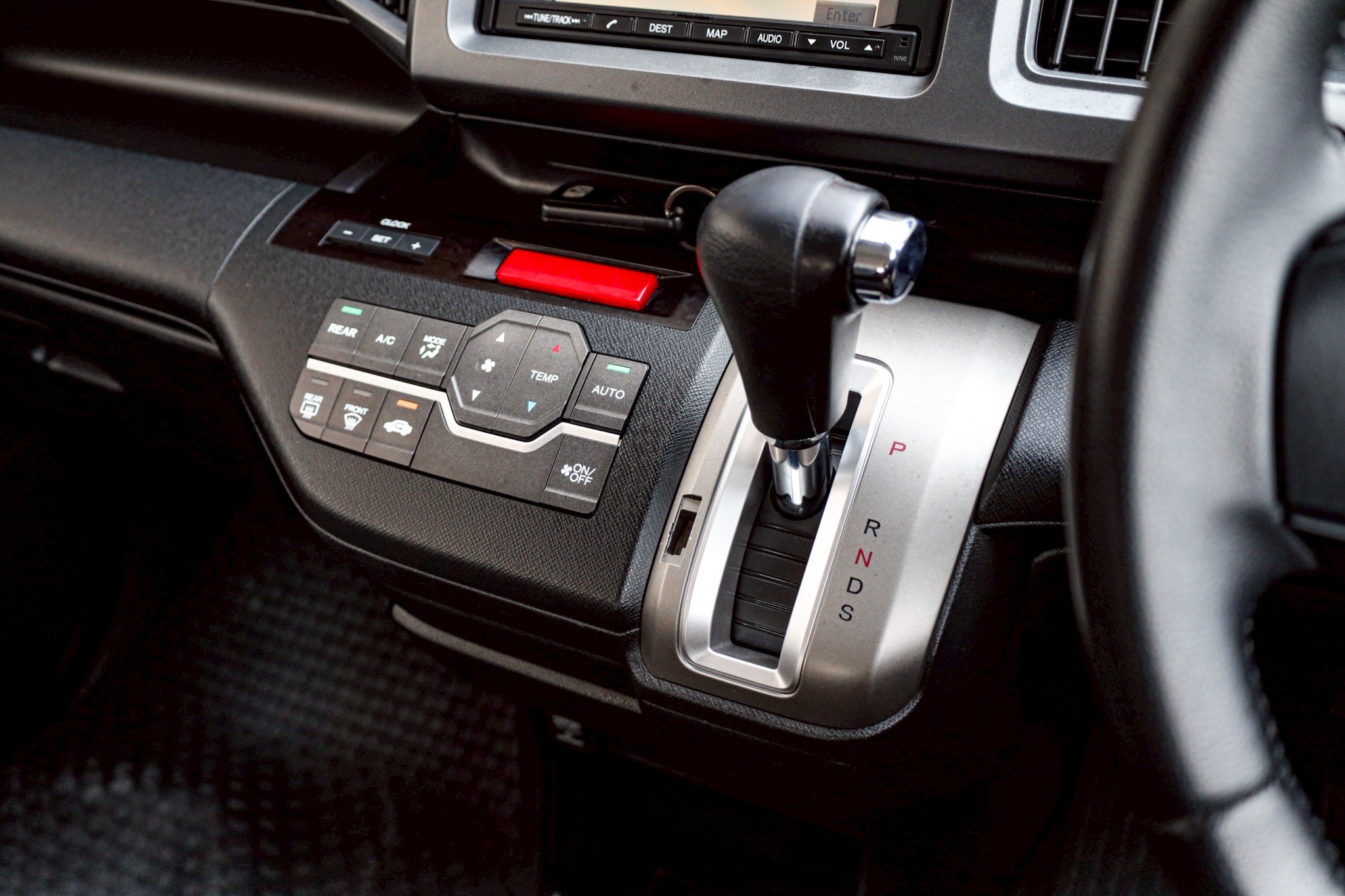 Honda Stepwagon Spada 2.0 PF-รถบ้านมือสอง