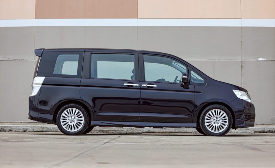 Honda Stepwagon Spada 2.0 PF-รถบ้านมือสอง