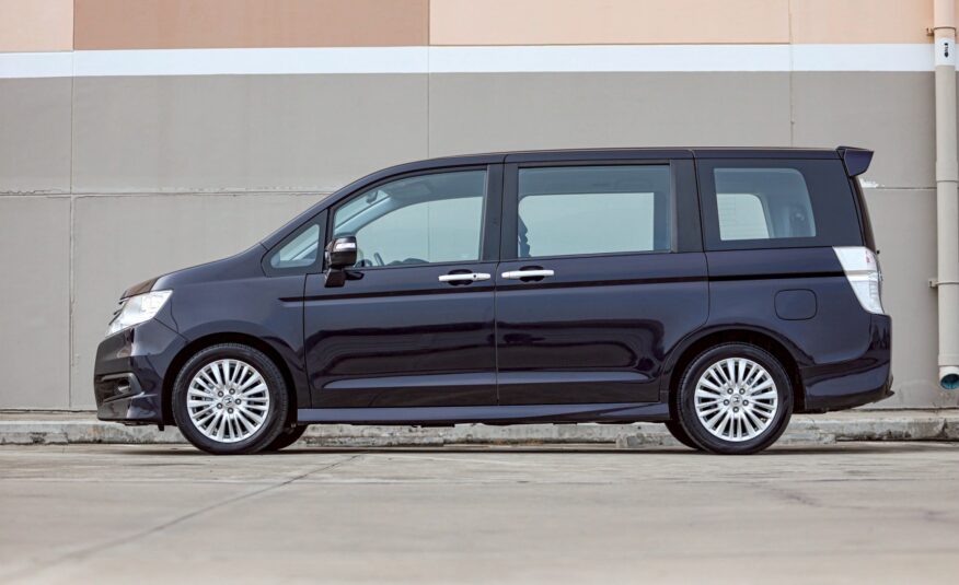 Honda Stepwagon Spada 2.0 PF-รถบ้านมือสอง