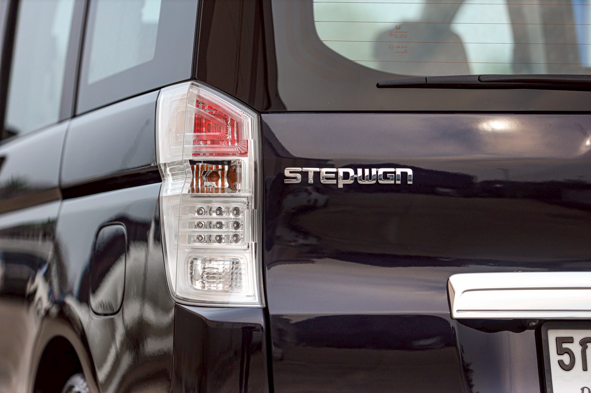 Honda Stepwagon Spada 2.0 PF-รถบ้านมือสอง