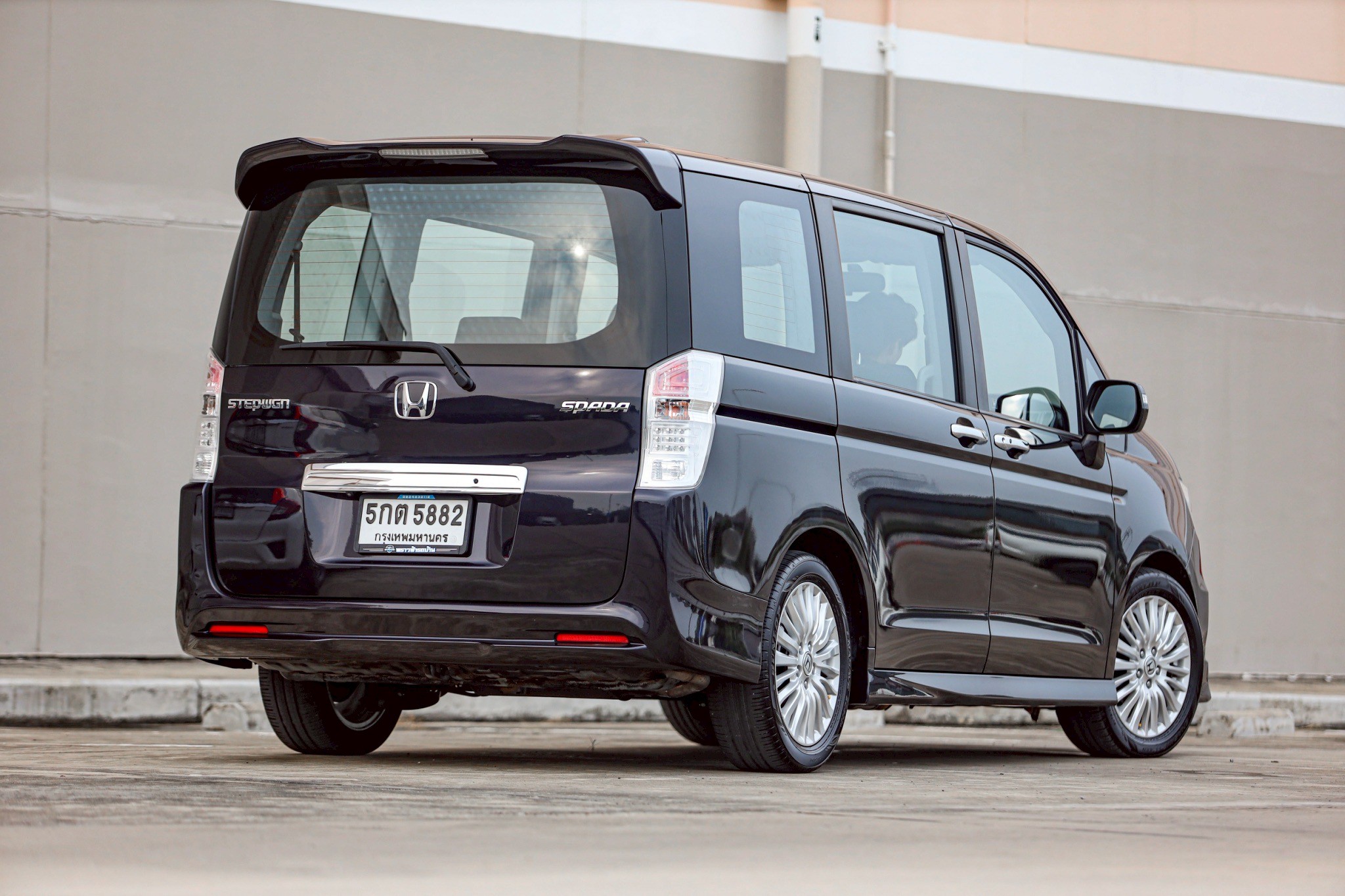 Honda Stepwagon Spada 2.0 PF-รถบ้านมือสอง